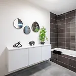 Superbe T3 Neuf Avec Balcon & Parking كولمار