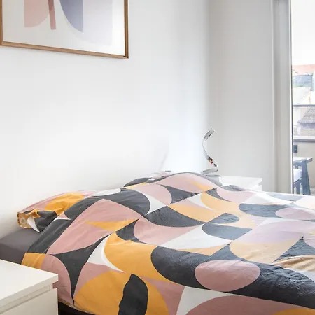 Lägenhet Superbe T3 Neuf Avec Balcon & Parking *